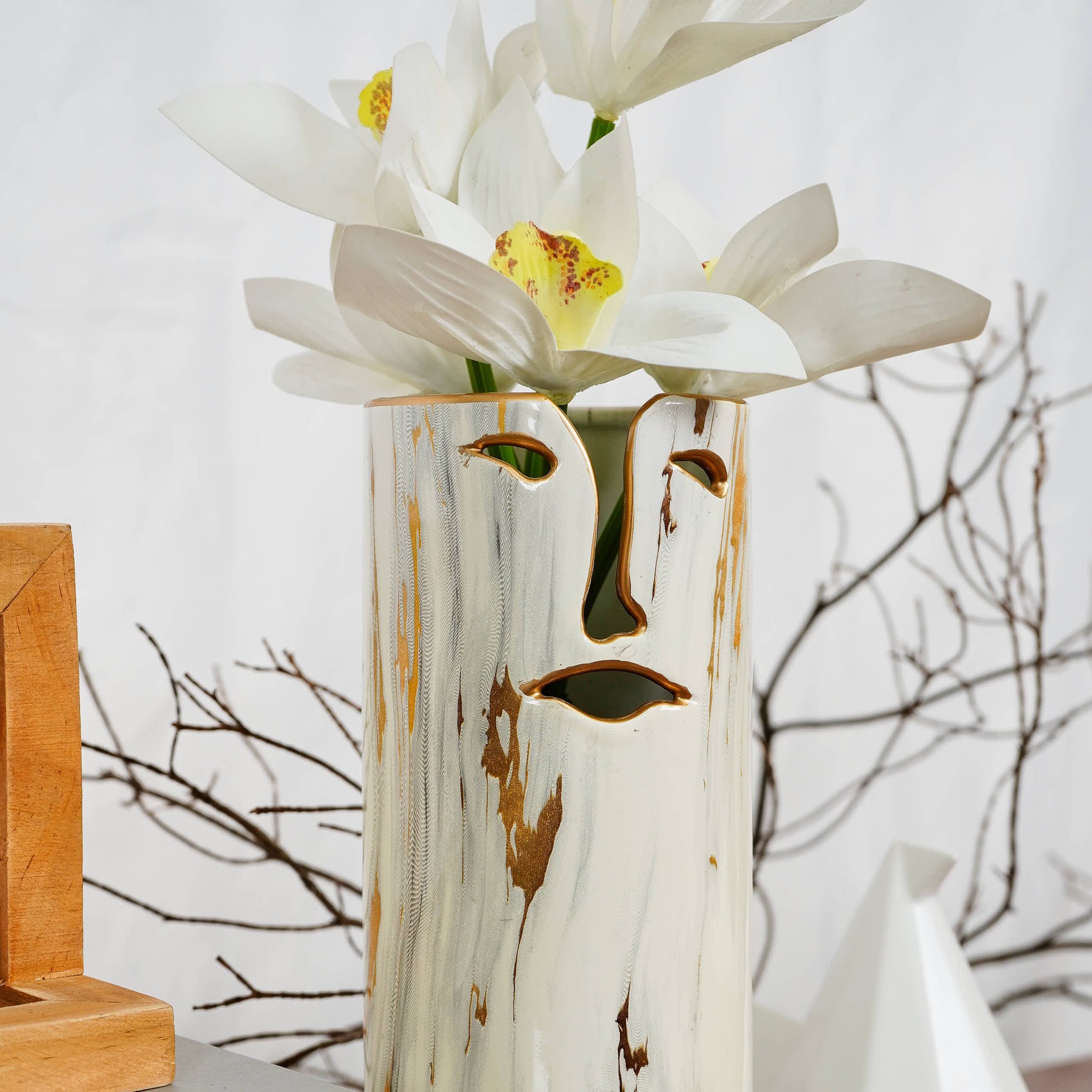 Ceramic Vase face blue white 9×9×22- CHS