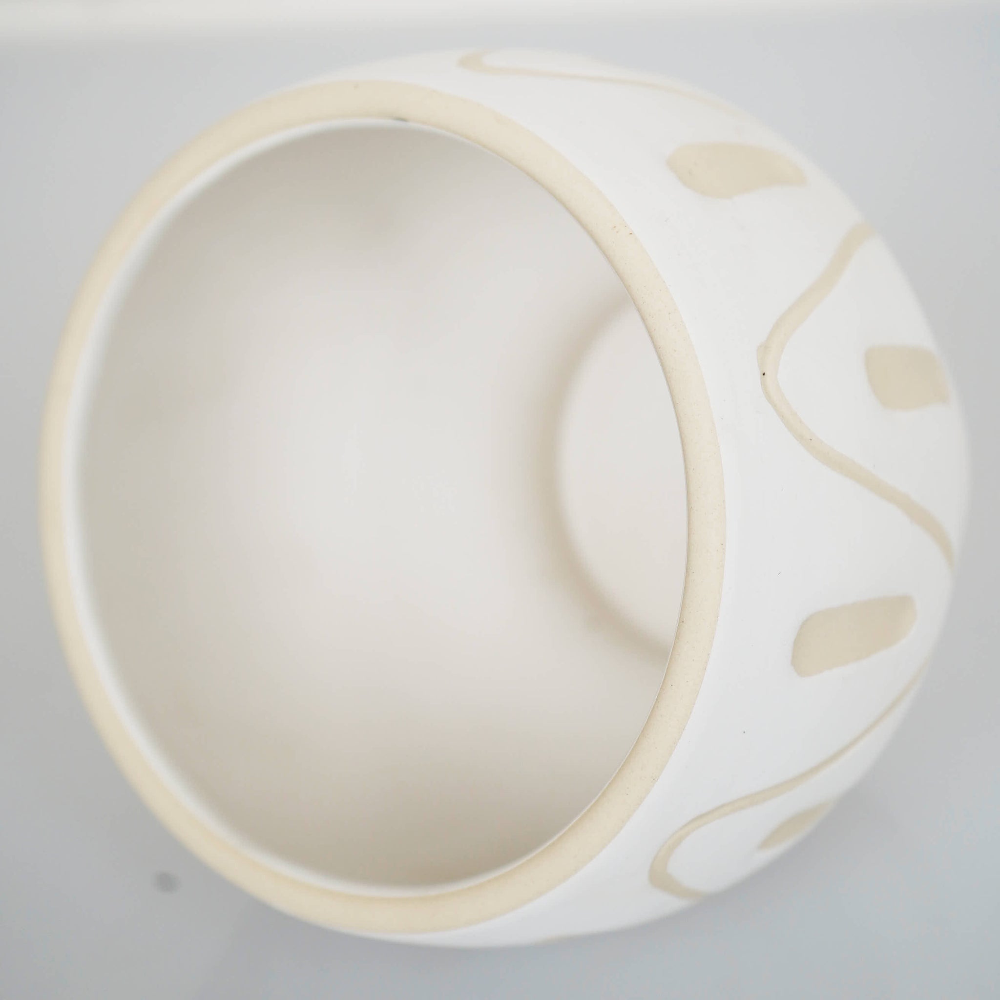 Ceramic pot white ornament 14.5 cm