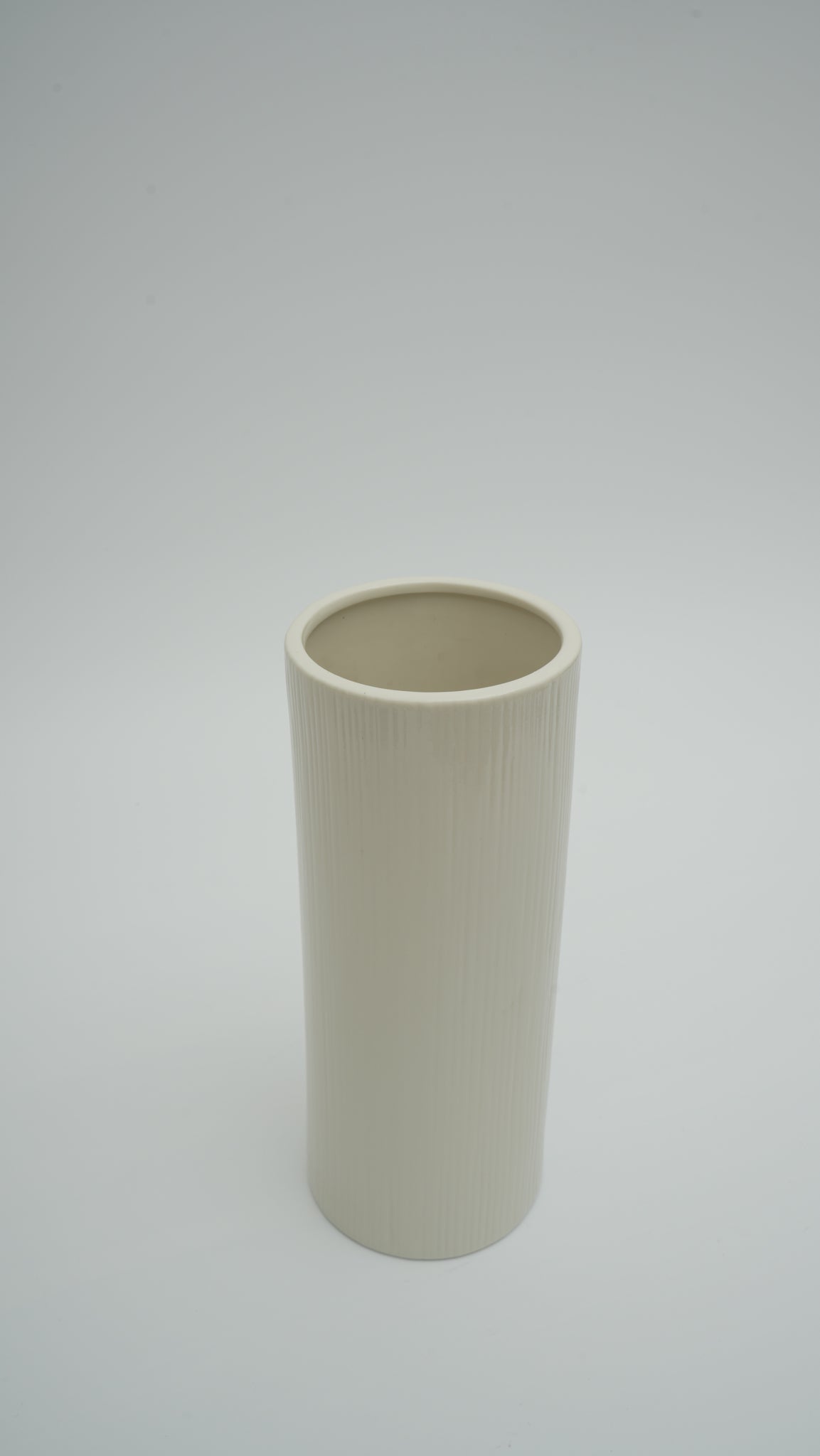 Matte White Ceramic Vase – Ribbed Cylinder