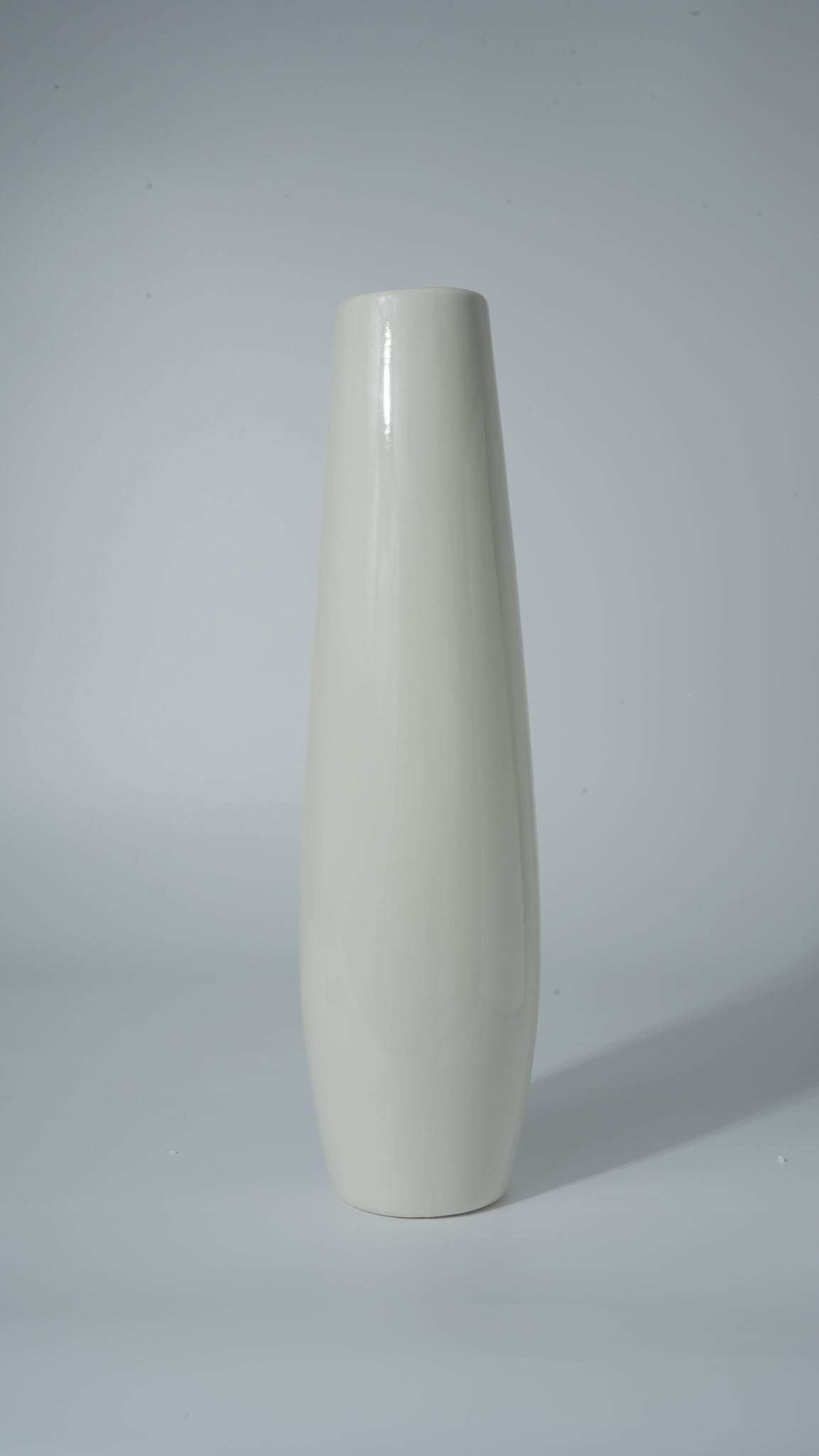 Matte White Ceramic Vase – Flat Opening