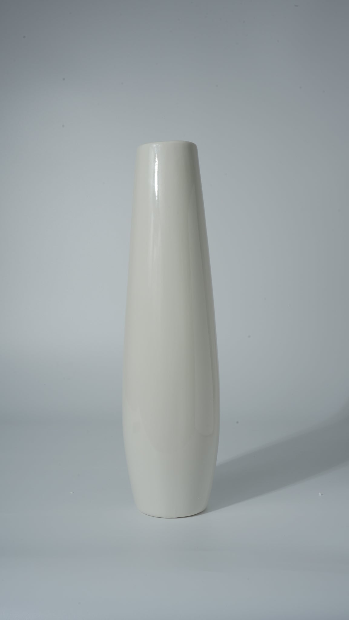 Matte White Ceramic Vase – Flat Opening