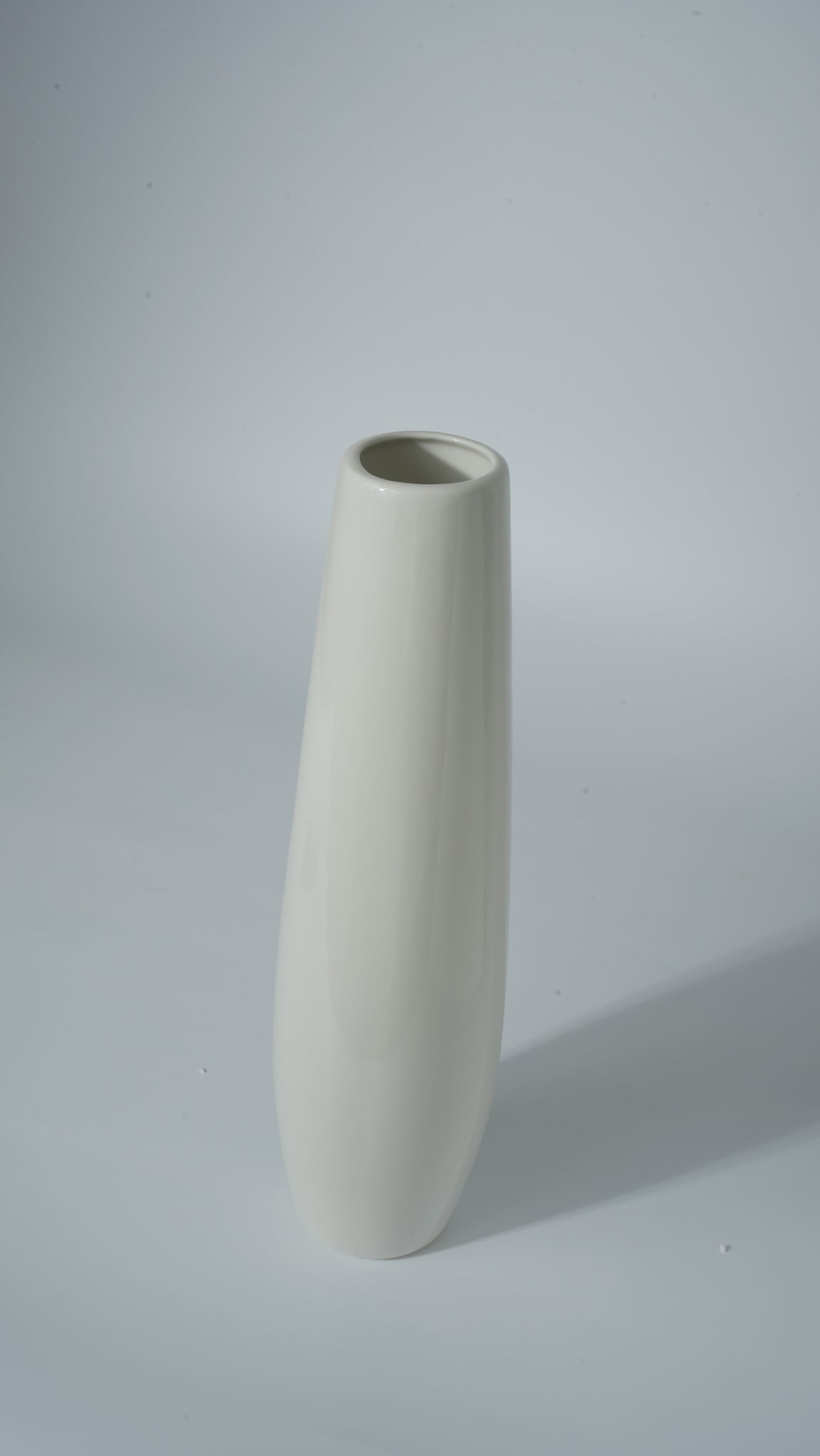Matte White Ceramic Vase – Flat Opening