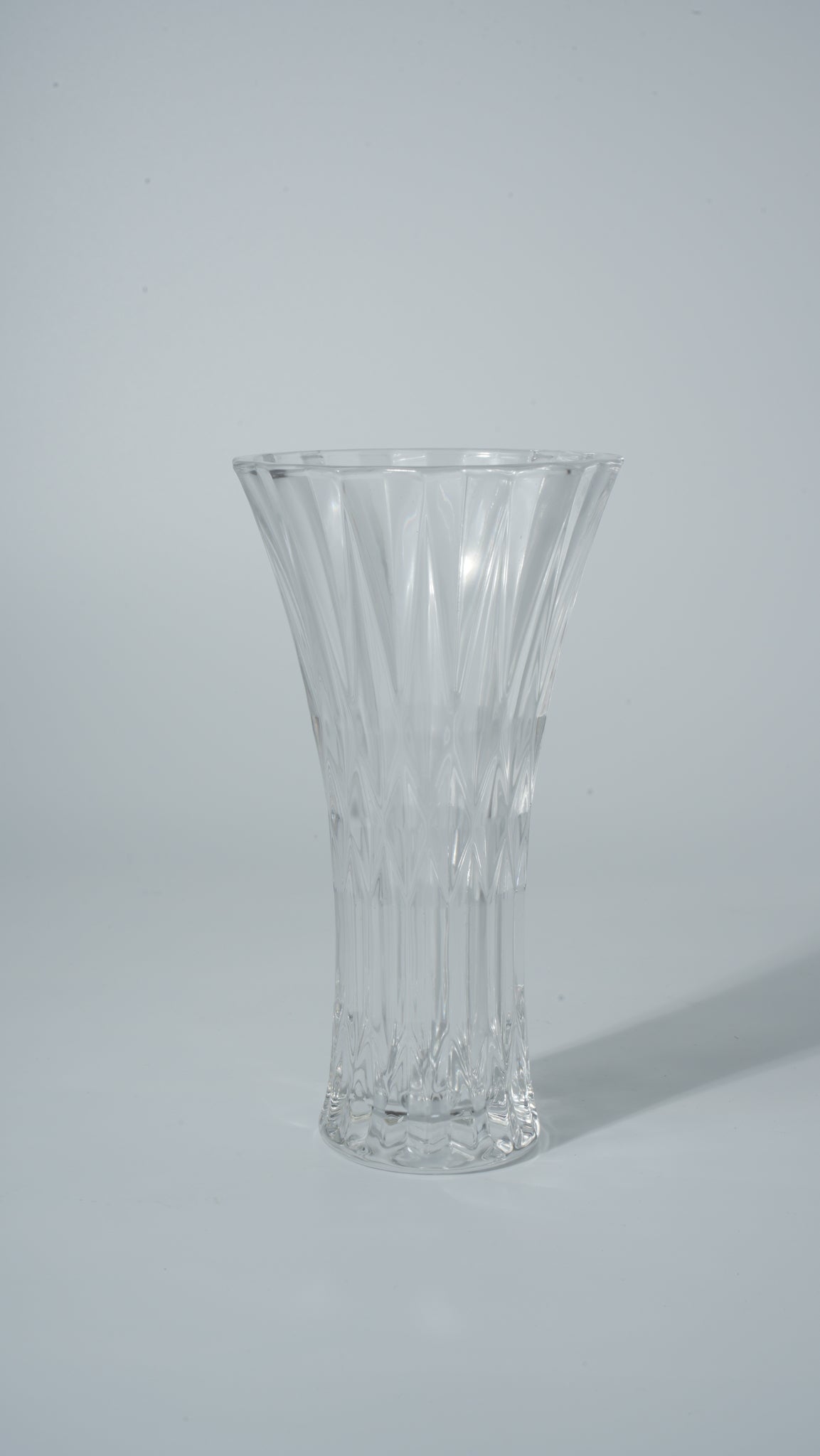 Clear Glass Vase – Ribbed Hourglass Shape