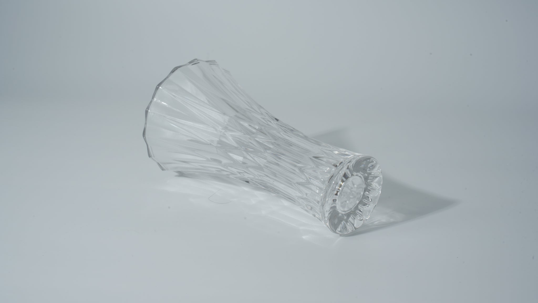 Clear Glass Vase – Ribbed Hourglass Shape