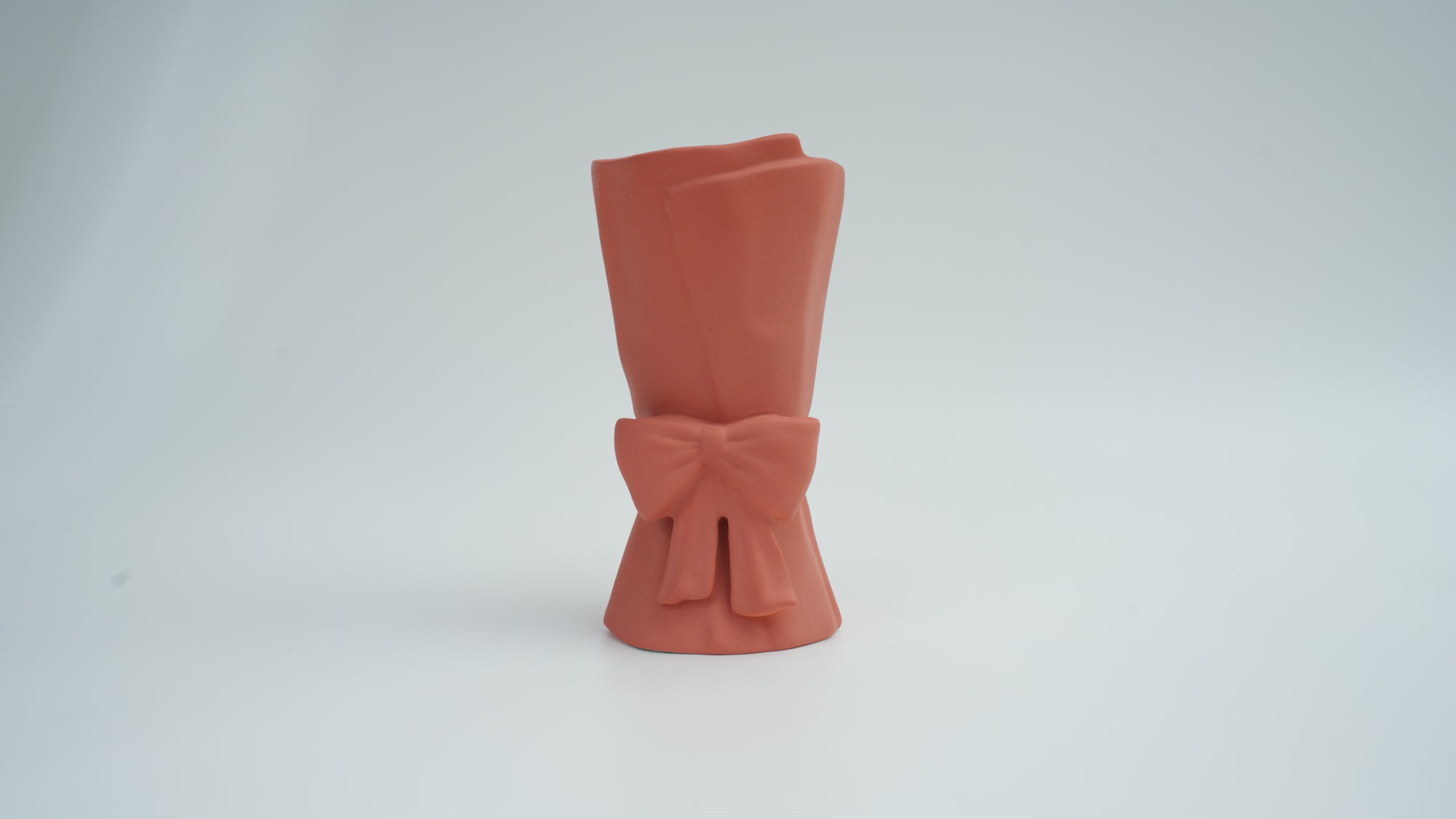 Bow Knot Hand-Held Flower Vase, Maple Red
