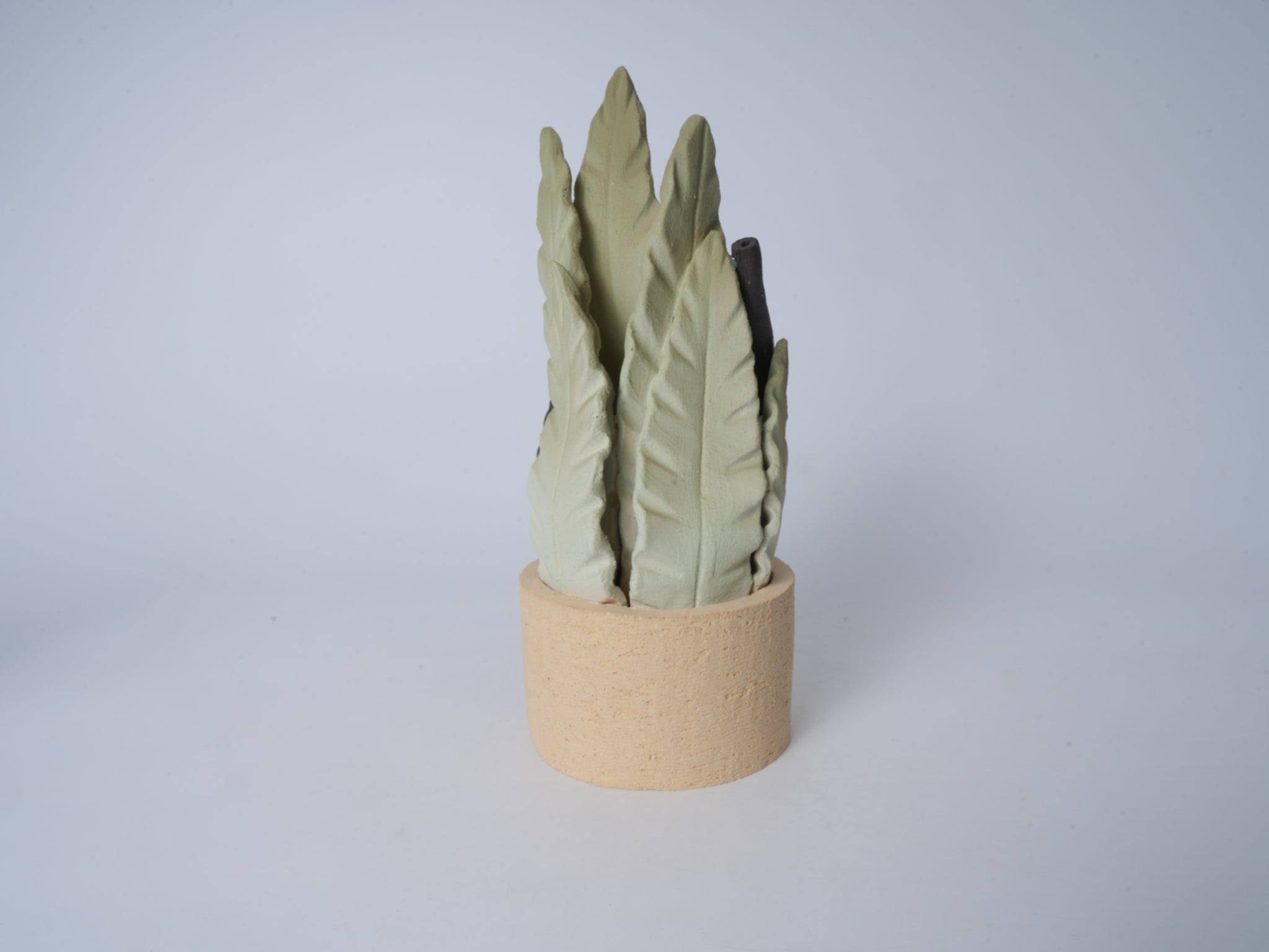 Hide-and-Seek Potted Plant Figurine (Black Cat)