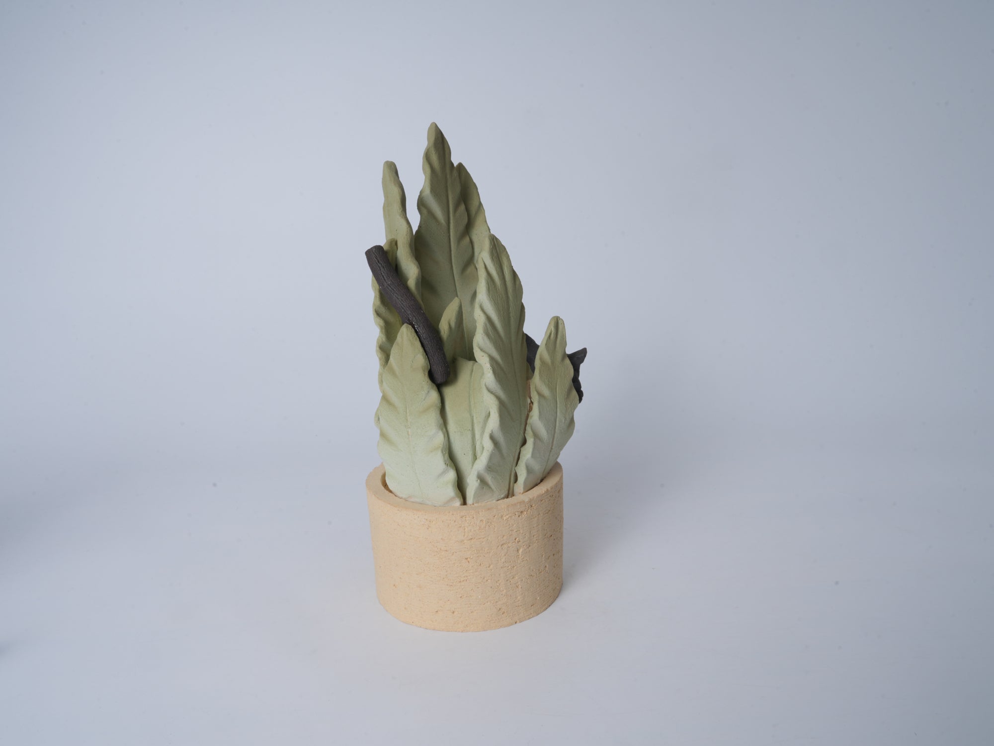 Hide-and-Seek Potted Plant Figurine (Black Cat)