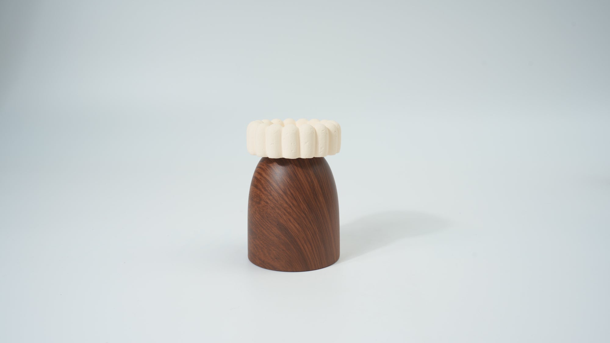 Wood-Base Cloud Edge Tower Aroma Cup
