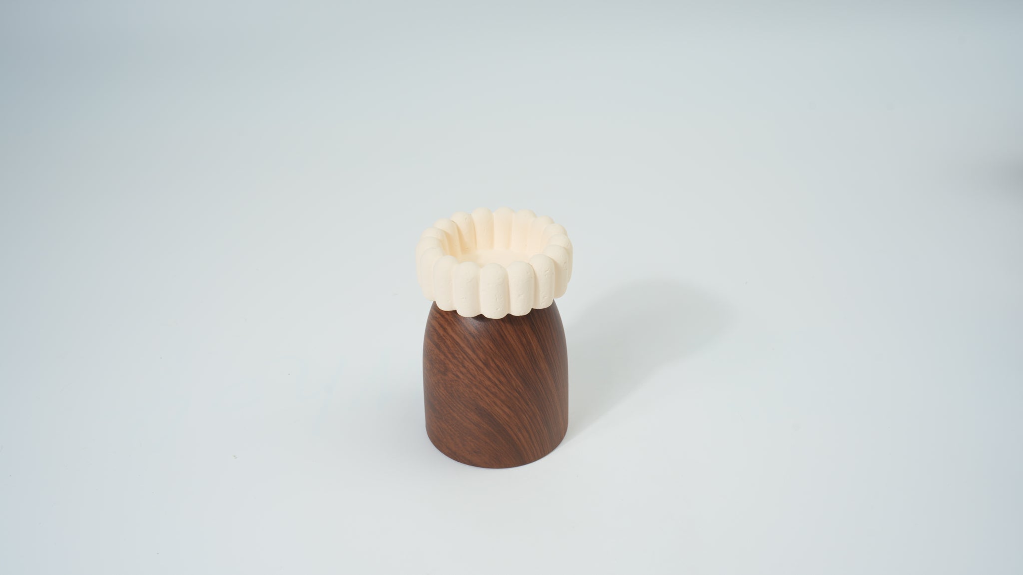 Wood-Base Cloud Edge Tower Aroma Cup