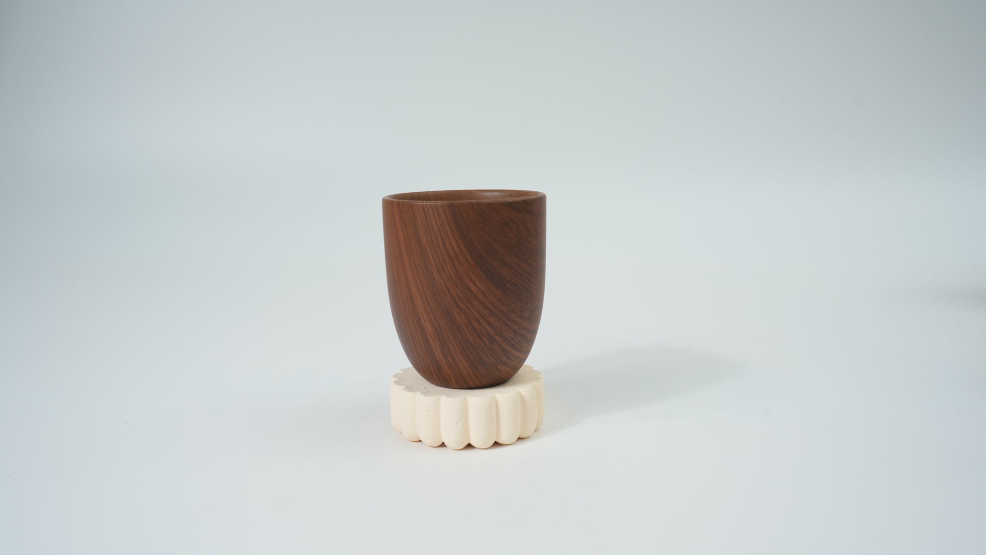 Wood-Base Cloud Edge Tower Aroma Cup