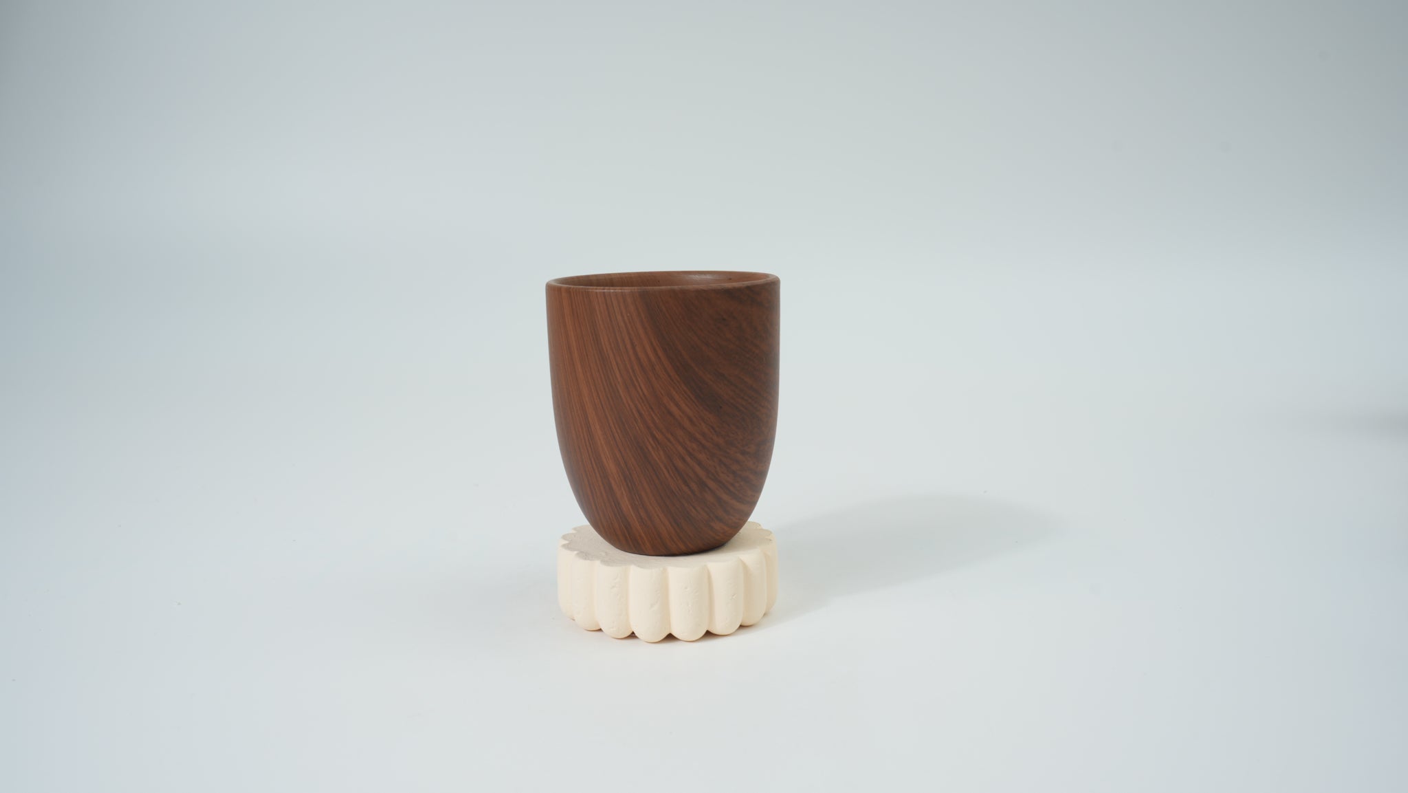 Wood-Base Cloud Edge Tower Aroma Cup