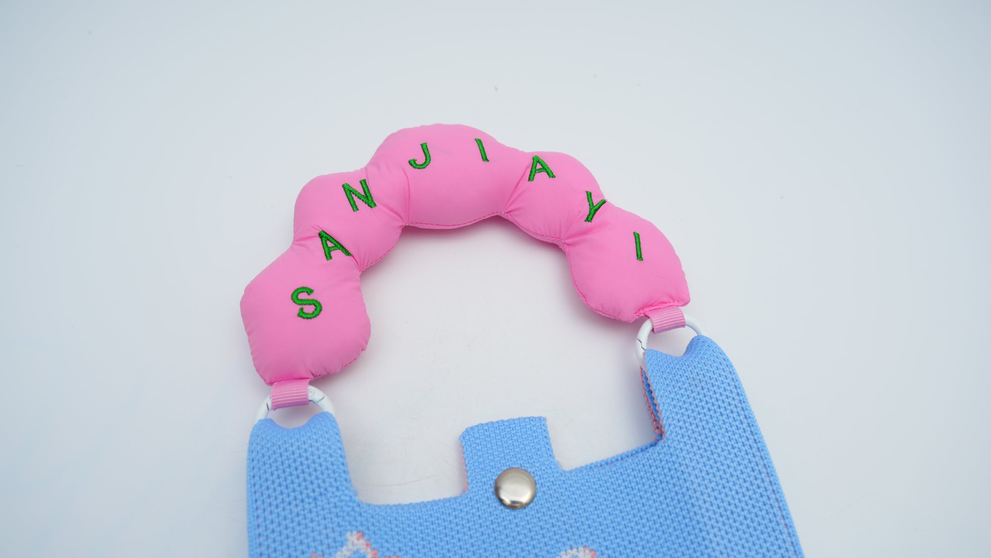 Knitted Phone Pouch – Heart Cat