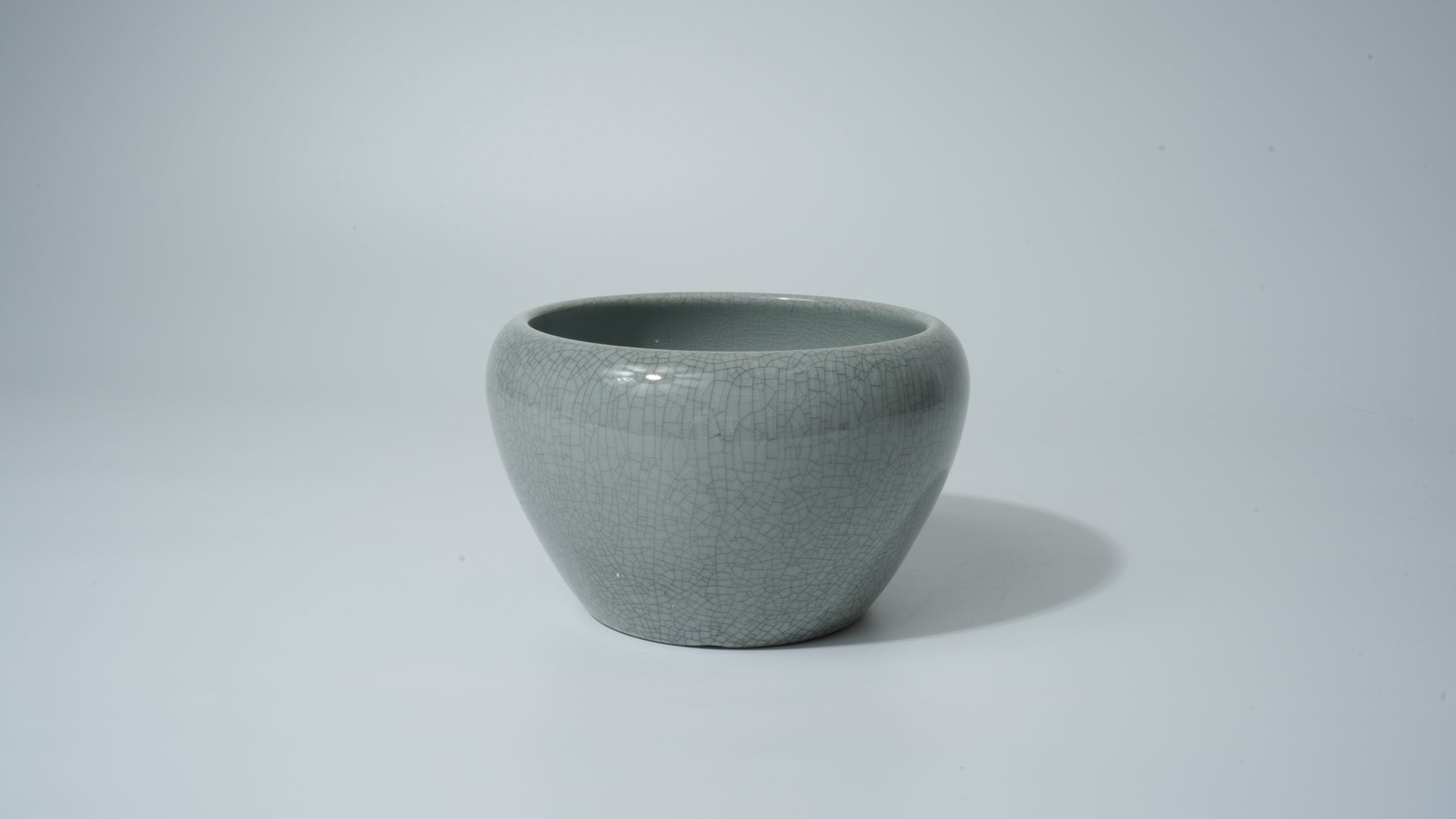 HS Fruit Pot - Ge Kiln White with Crackle Glaze