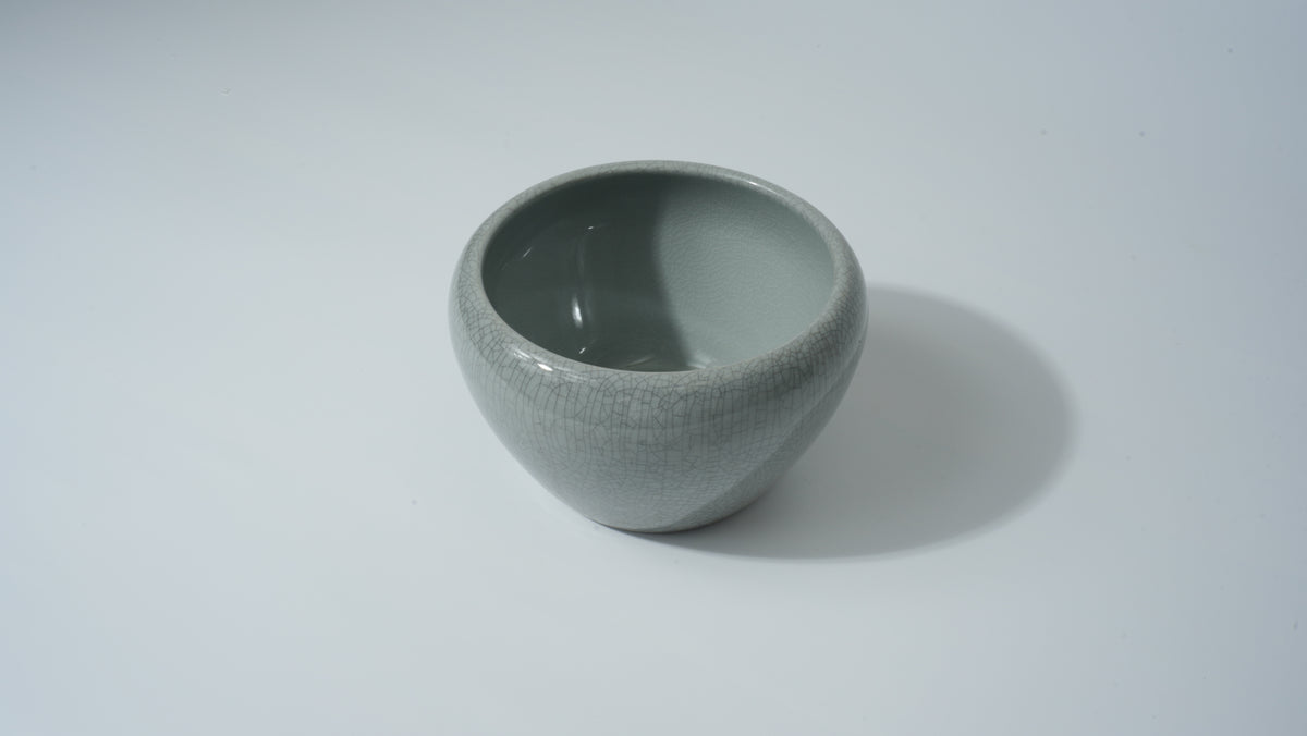 HS Fruit Pot - Ge Kiln White with Crackle Glaze