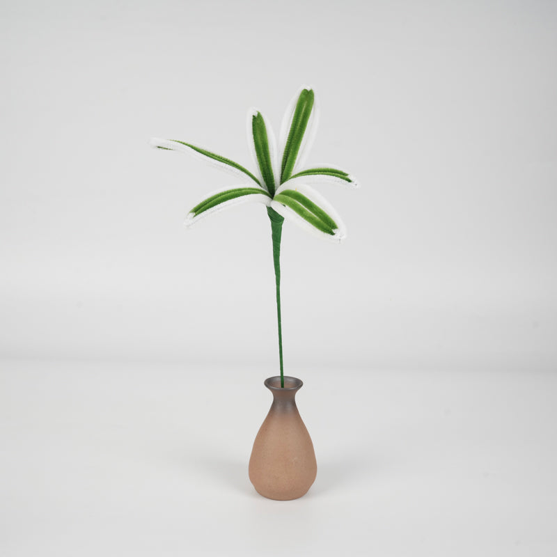 Twisted Stem Realistic Dark Green Long Leaves