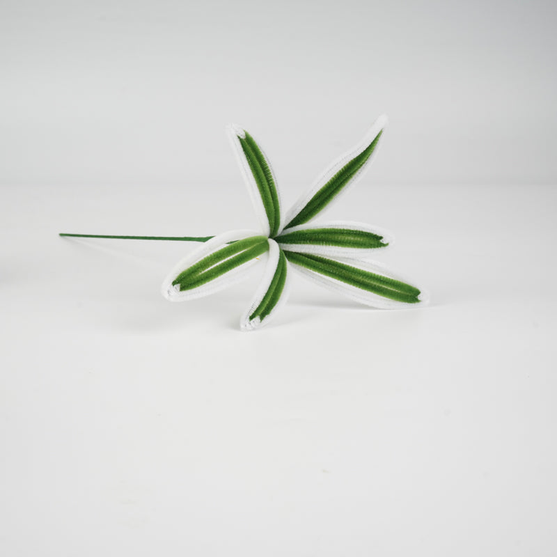 Twisted Stem Realistic Dark Green Long Leaves