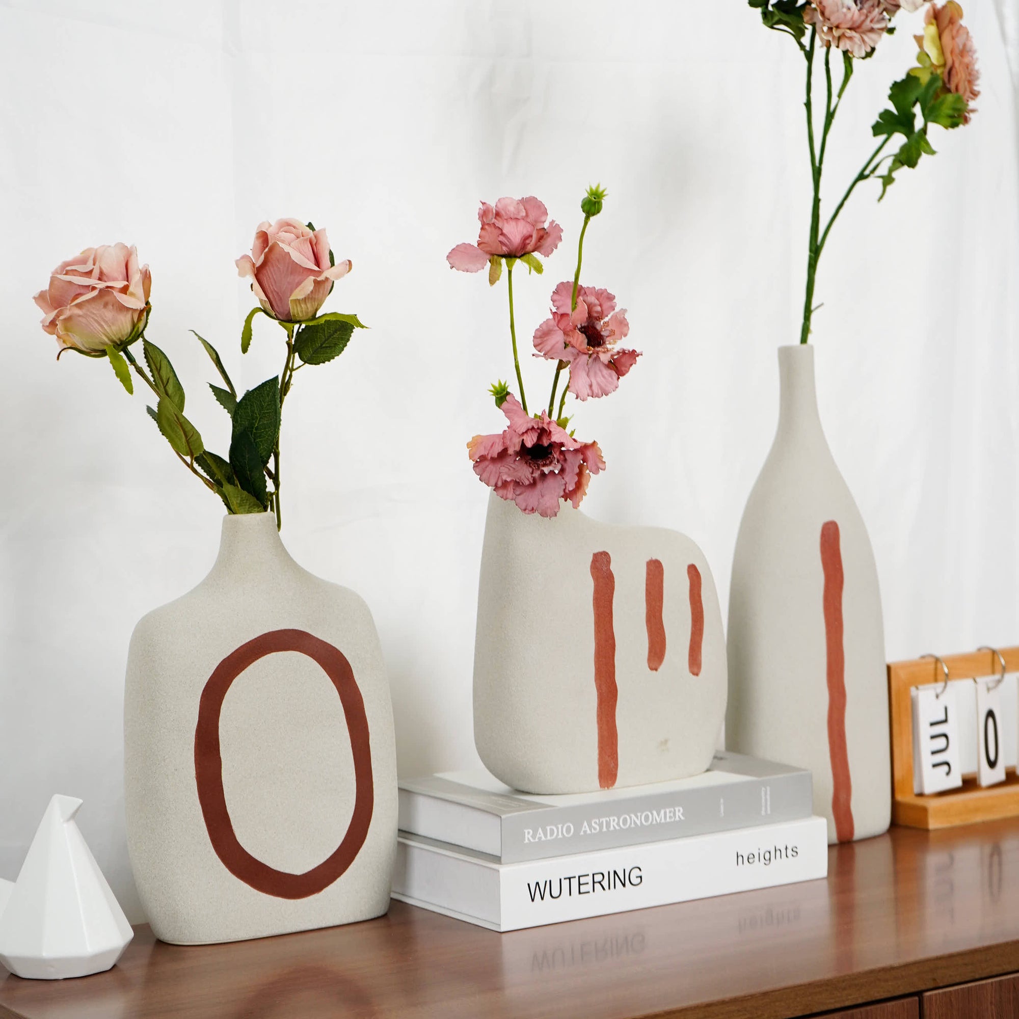 Ceramic Vase 1 Flower Beige with Red Picture