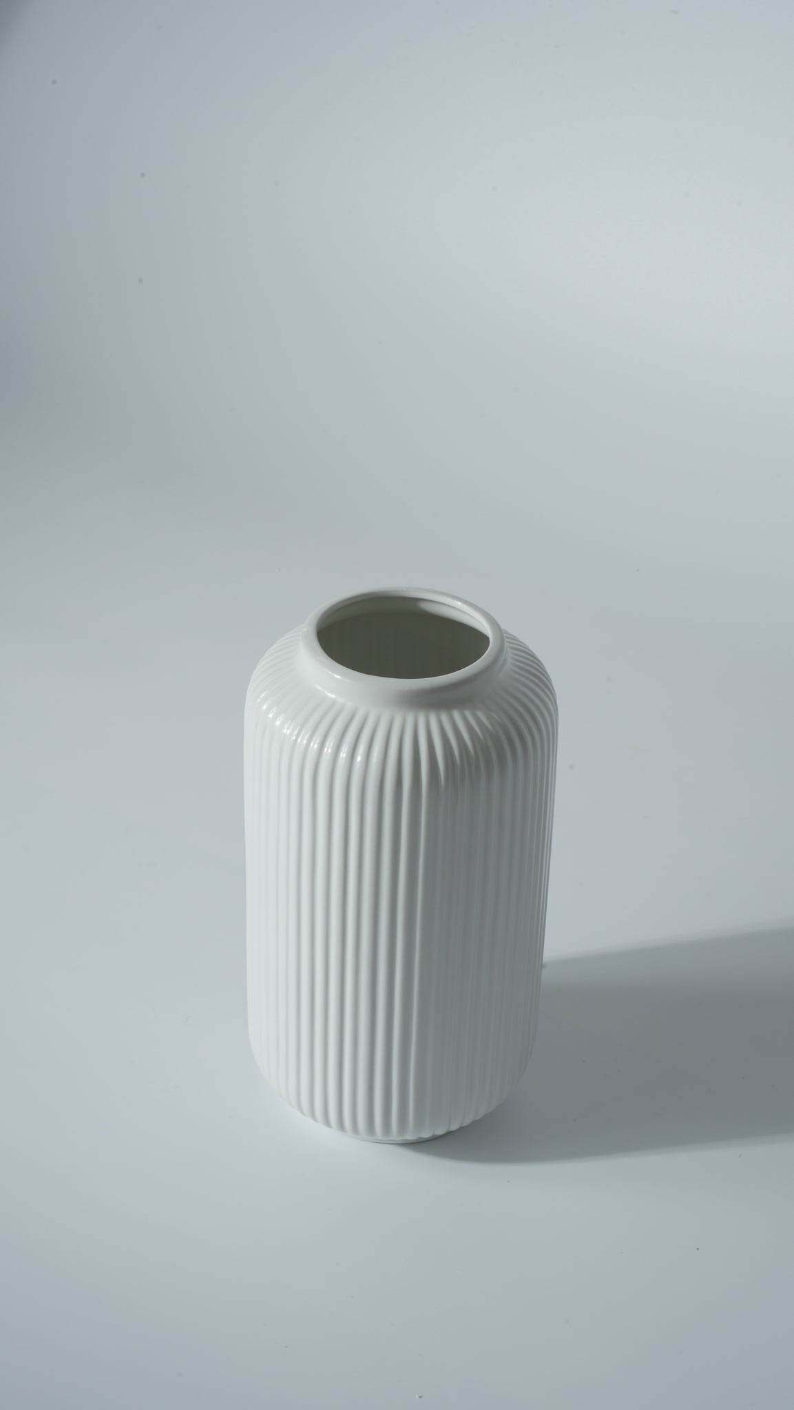 Matte White Ceramic Vase – Ribbed, Narrow Neck – Small