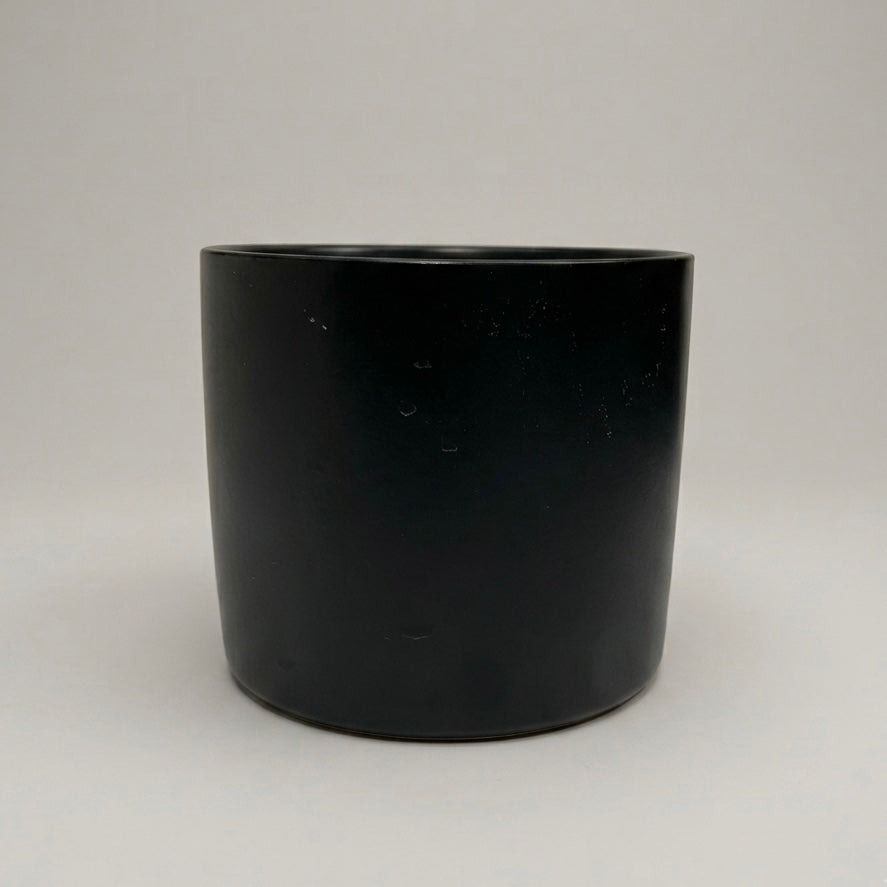 Matte black ceramic pot