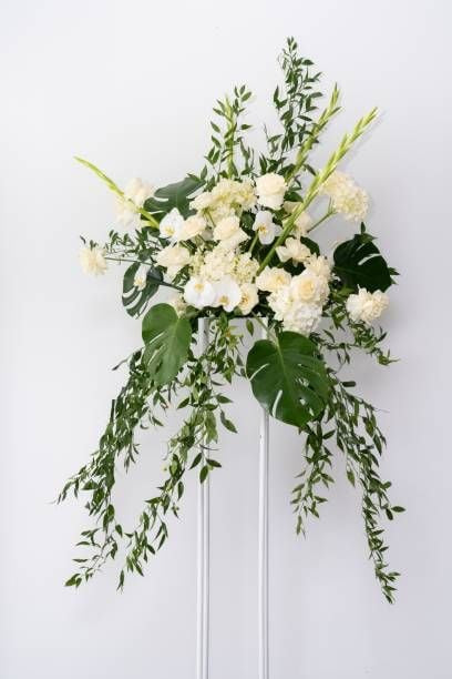 Orchid & Bloom Wedding Stand